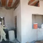معلم مليس معلم بنا