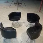4 كراسي مع قزاز طاوله بدون قاعدة للبيع على السوم