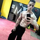 مدرب كمال اجسام وخبير تغذية معتمد