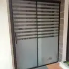 معلم زجاج السيكويت
