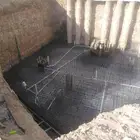 نجار باتون مسلح سوري