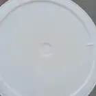 جالون سعة 2كيلو ونص جديد بلاستيك مااستخدم