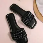 اشتري واحد والثاني هدية
