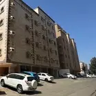 للبيع شقة مميزة على شارعين بحي المنار
