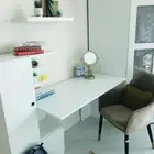 طاولة مكتب للدراسه أو للكمبيوتر