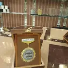 أوسمة متنوعة مع الكتابة حسب الطلب
