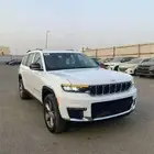 جيب جراند شيروكي ليمتد 7 راكب موديل 2023 لون ابيض وفضي