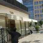مظلات متحركة محلات بالريموت كهربائية او يدويا وسحب