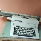 آلة كاتبة أثرية