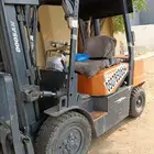 يوجد لدينا رافعه شوكيه سكينه للايجار يومي أسبوعي شهري