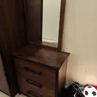 كومدينة وتسريحة نفر خشب بحالة جيدة