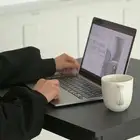 مصورة ومصممة وإدارة محتوى احترافي بسعر مناسب