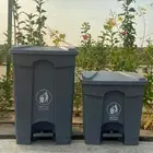 حاويات نفايات مع كفرات
