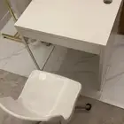 طاولة وكرسي