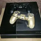 بلايستيشن 4 مستعمل مع يدين للبيع