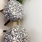 كراسي فاخرة بحروف عربية