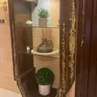 مكتبه برفوف و مدخل خشبي