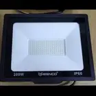 كشافات كهرباء 100 واط و200 واط