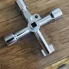 مفك متعدد الاستخدام