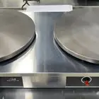 ثلاجة عرض حلويات