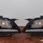شمعات و كشاف يمين جنسس اصلي مستعمل 2018