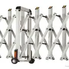 حواجز امنية متحركة على كفرات المونيوم واستيل وحواجز امنية