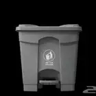 براميل نفايات مع كفرات