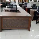 طاولات مكتبية