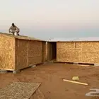 غرف خشب جلسات حديد