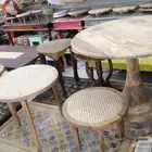 طاولات وكراسي خيزران