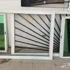 طيق قزاز مع الشبك الحديد