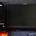 للبيع مجموعة أجهزة كمبيوتر مكتبيه Lenovo لينوفاThinkStation