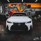 تكنولوجيا السيارات للعدسات والليد