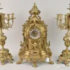 شمعدان نحاس وساعة Brass candlestick and clock