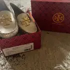 حذاء توري نسائي