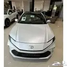 تويوتا كامرى ال اى هايبرد 2025 ابيض بطاقه جمركيه