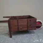 عربية خشب قديمة