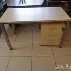 أثاث مكتبي صناعة فنلندية بحالة شبه جديدة Office Furniture
