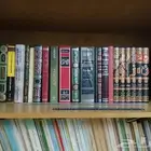 مكتبة فيها كتب قيمة لطلاب العلم و المثقفين