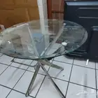 طاوله قزاز بحاله ممتازه للبيع ارتافاعها متر
