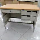 مكاتب حديد وقزاز وخشب وميلامين مقاس مختلفه