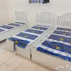 سرير خشب ابيض