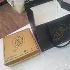 طباعة أكياس ورقية وطباعة بوكسات عبايات وطباعة ليبل ولوقو