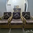 كنب صناعة سورية مع دولاب تحف أو سفرة