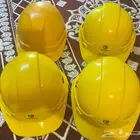 خوذه سلامه و سترت سلامه بلون اصفر وعاكس ليلي قفازات