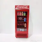 مجسم خشبي مصغر على شكل ثلاجة كوكا كولا ..