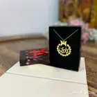 عقد بالاسم مطلي بالذهب