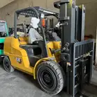 فوركلفت شوكه سكينه رافعه شوكيه forklift للإيجار في الرياض