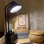 مصباح مكتبي مع حامل اقلام وشاحن لاسلكي للجوال