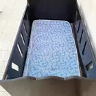 سرير اطفال نظيف ولم يستخدم وسرير اطفال صغير وجهاز حق الكريب